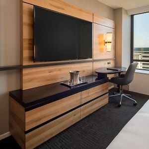 Corner King Room