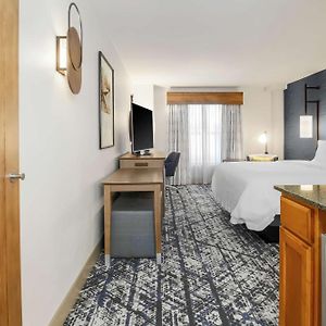 Upper Floors King Room