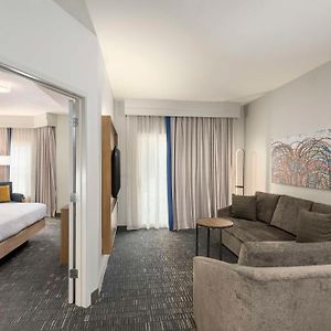One-Bedroom King Suite