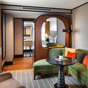 Corner King Suite