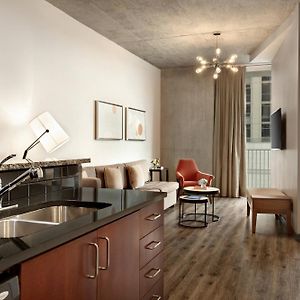 One-Bedroom Queen Suite