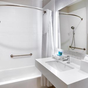 King Room Mobility or hearing accessible