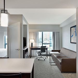One-Bedroom King Suite Hearing accessible
