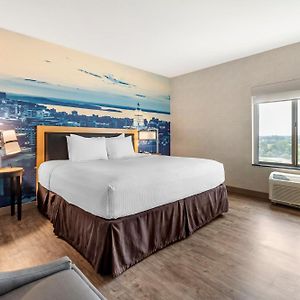King Suite Mobility accessible