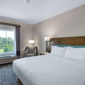 Family One-Bedroom King Suite