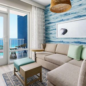 One-Bedroom Upper Floors King Suite