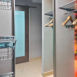 Mini One-Bedroom Suite