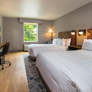 Tradition Queen Room