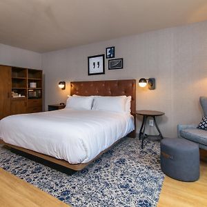 Tradition King Room