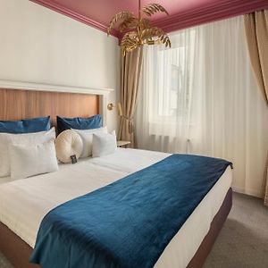 Superior King Suite