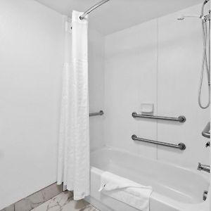 King Room Mobility accessible