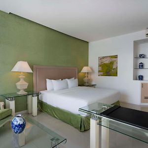 Grand King Room