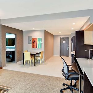 One-Bedroom King Suite