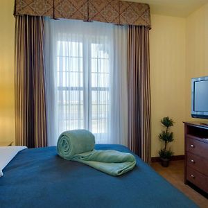One-Bedroom King Suite