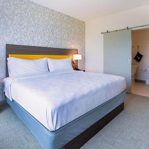 One-Bedroom King Suite