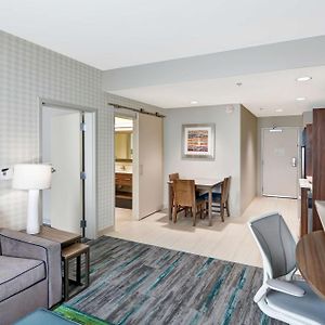 One-Bedroom King Suite