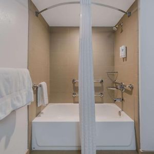 King Room Mobility accessible