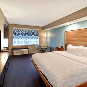 King Suite Hearing accessible