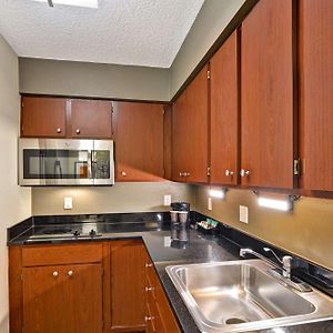 One-Bedroom King Suite