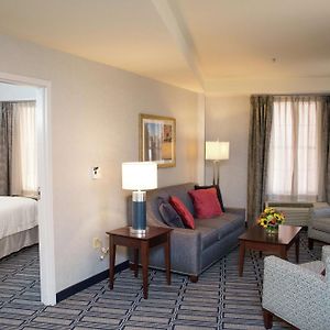 One-Bedroom King Suite