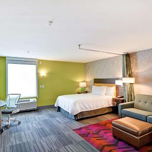 Queen Suite Mobility accessible