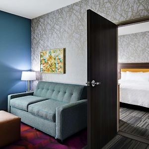 One-Bedroom King Suite