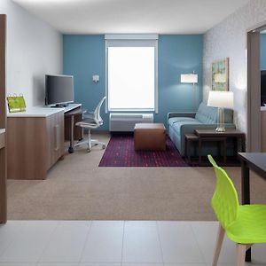 One-Bedroom Queen Suite