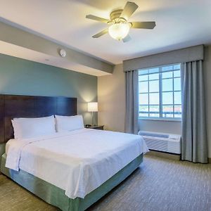 One-Bedroom King Suite