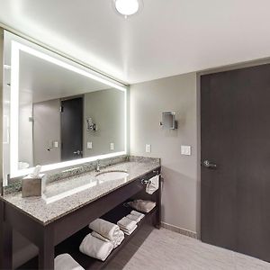 King Room Mobility accessible