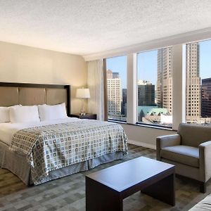 Landmark Queen Room Disability Access