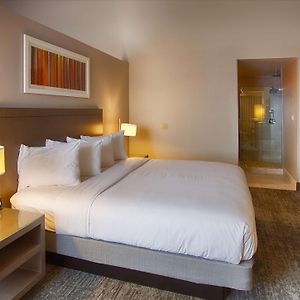 Queen Room Mobility accessible