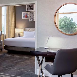 One-Bedroom Executive Floor King Suite