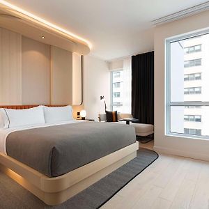 King Room Mobility or hearing accessible