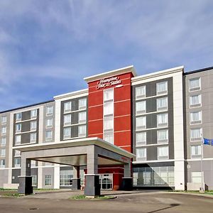 Hampton Inn & Suites - Medicine Hat