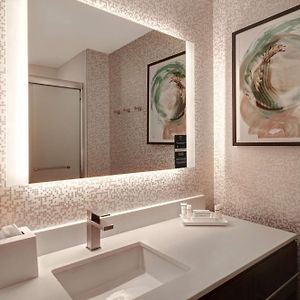 One-Bedroom King Suite
