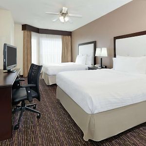 One-Bedroom Queen Suite