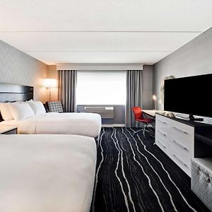 Queen Room Mobility or hearing accessible