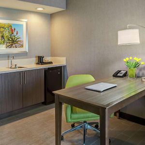 One-Bedroom King Suite