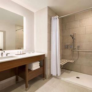 Corner King Suite Mobility accessible