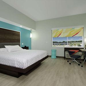 Queen Room Mobility accessible