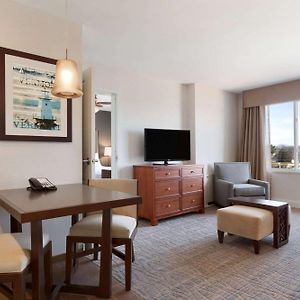 One-Bedroom Queen Suite