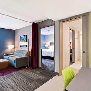 One-Bedroom King Suite