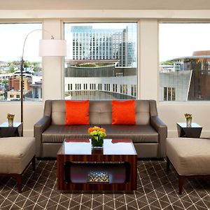 One-Bedroom King Suite