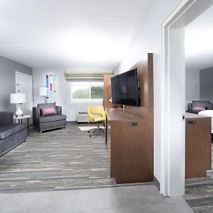One-Bedroom King Suite
