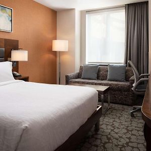 Queen Suite Mobility accessible