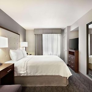 Queen Suite Mobility accessible
