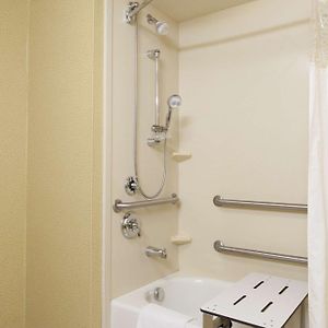 Queen Room Mobility accessible