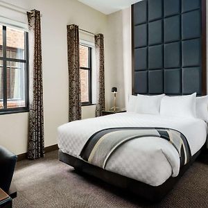 Deluxe  King Room Mobility accessible