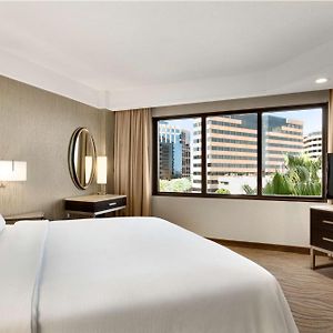 Corner King Suite