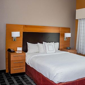 One-Bedroom Queen Suite
